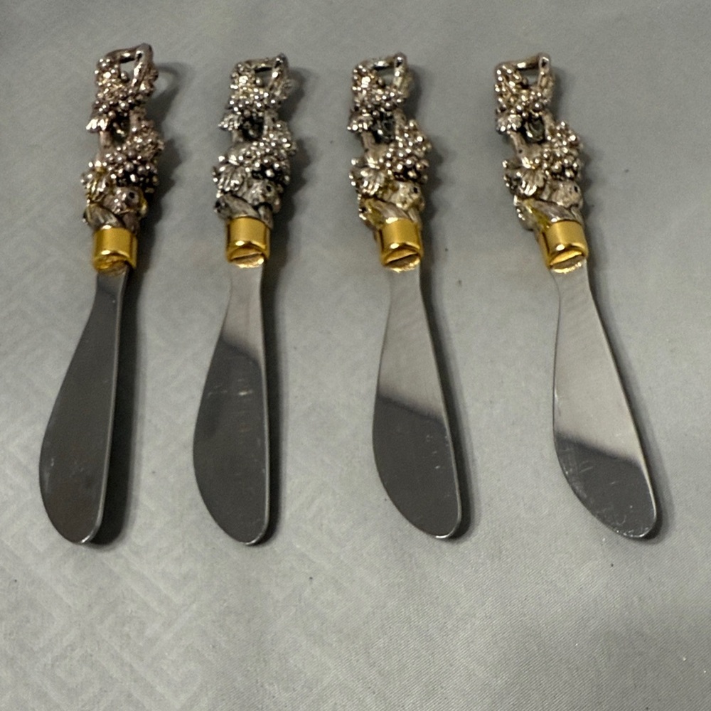 Arthur Court Grape and Vine Pattern Spreaders Set of 4 Vintage #4-406